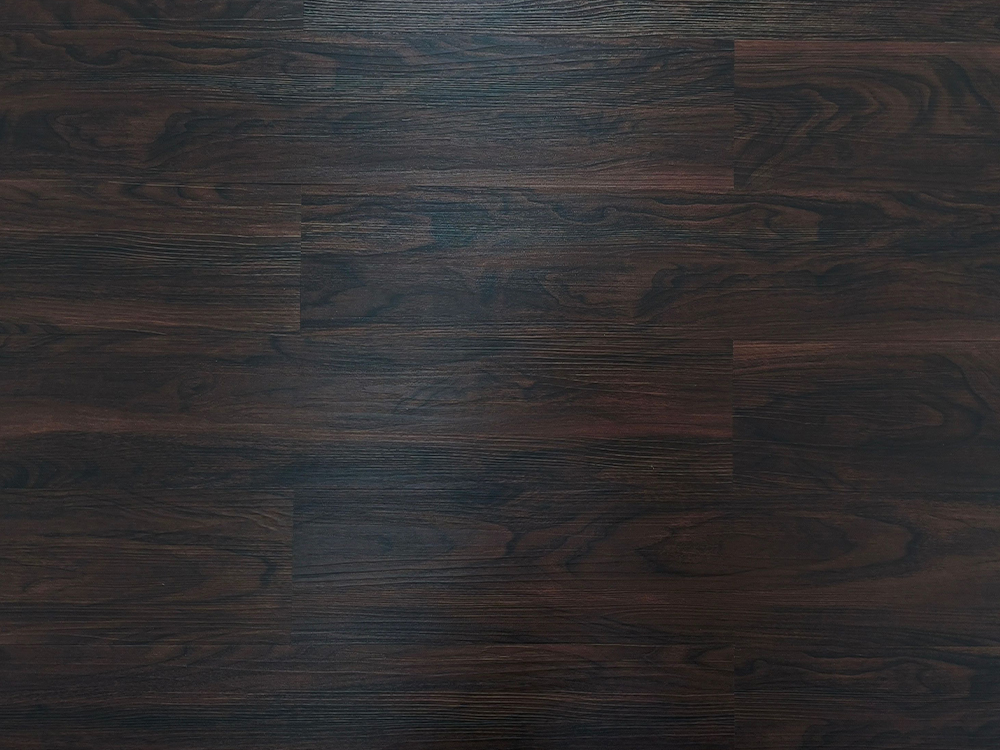کفپوش LVT چوب قهوه ای تیره 6×36 اینچ 3 میلی متر نصب چسب پشت خشک